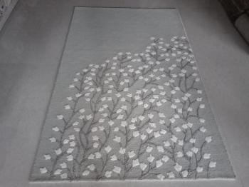 Simple White Floral Area Rug Manufacturers in Jammu and Kashmir